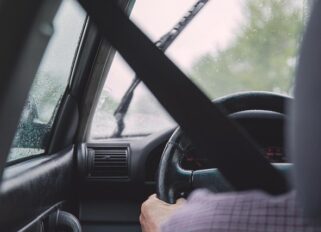 Usar adecuadamente el cinturon de seguridad reduce las muertes